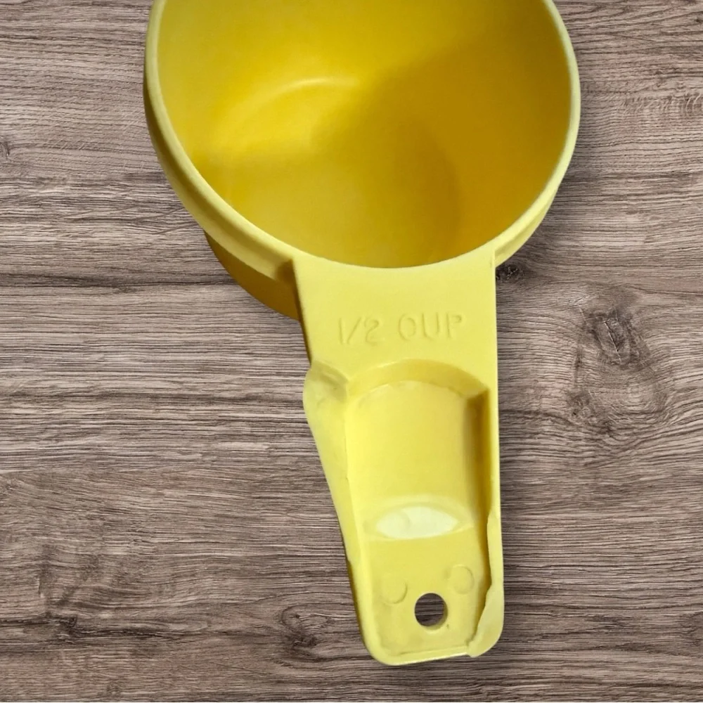 Vintage Daffodil Yellow Tupperware Stacking Set of 6 Measuring Cups